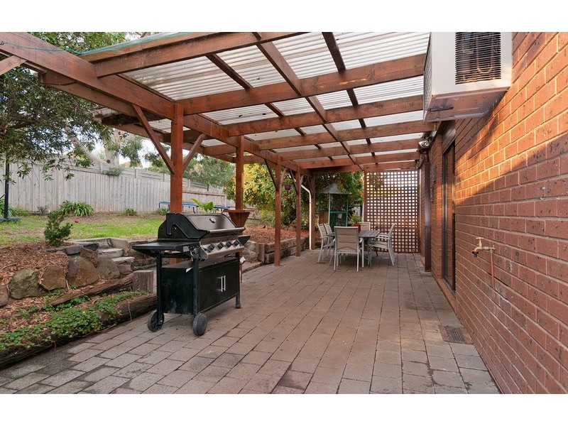 57 Central Avenue, Croydon South VIC 3136