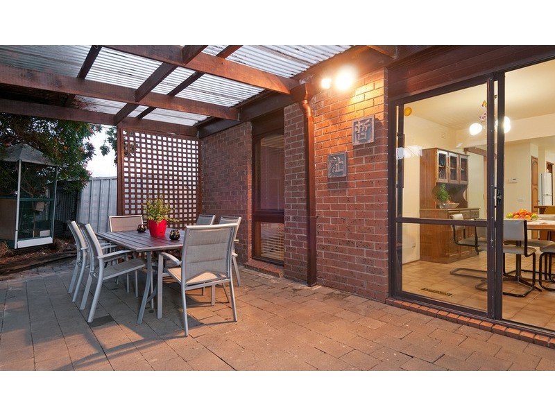 57 Central Avenue, Croydon South VIC 3136