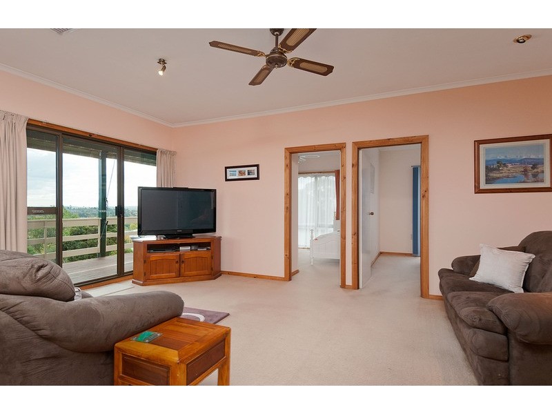 16 Deschamps Avenue, Lilydale VIC 3140