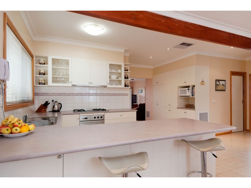 16 Deschamps Avenue, Lilydale VIC 3140