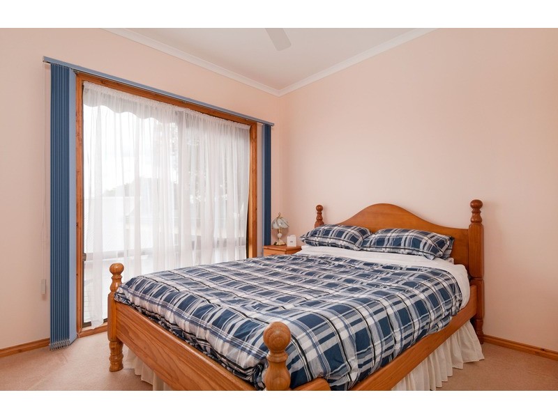 16 Deschamps Avenue, Lilydale VIC 3140