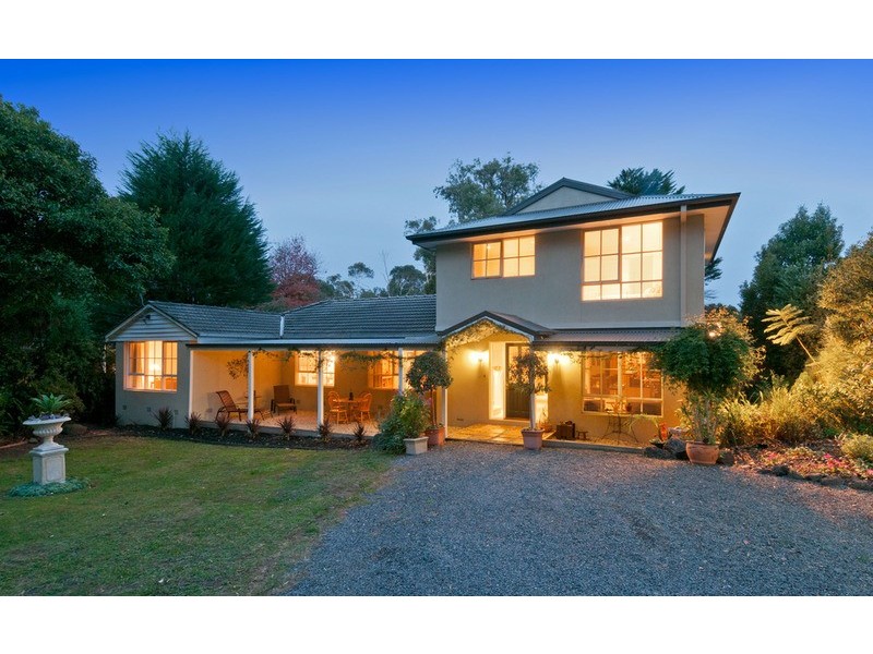 4 Buckmaster  Drive, Mount Evelyn VIC 3796