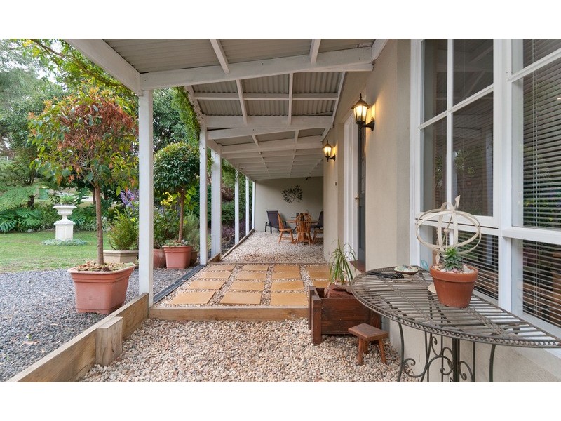 4 Buckmaster  Drive, Mount Evelyn VIC 3796