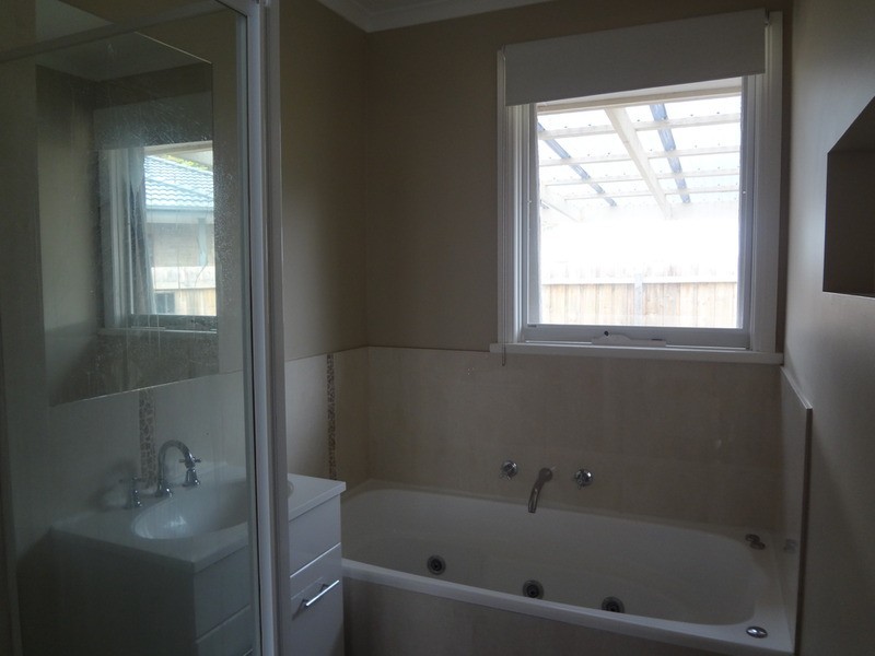 18 Lena Grove, Kilsyth VIC 3137