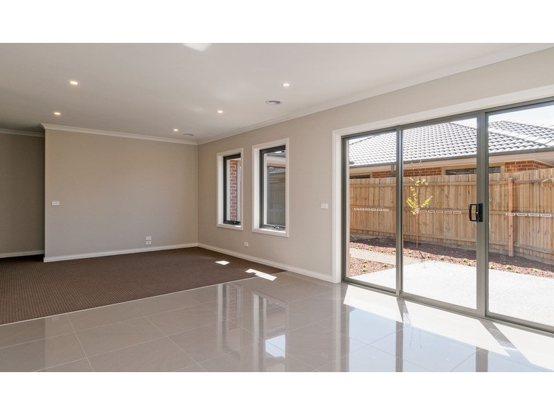 5/75 Victoria  Road, Chirnside Park VIC 3116