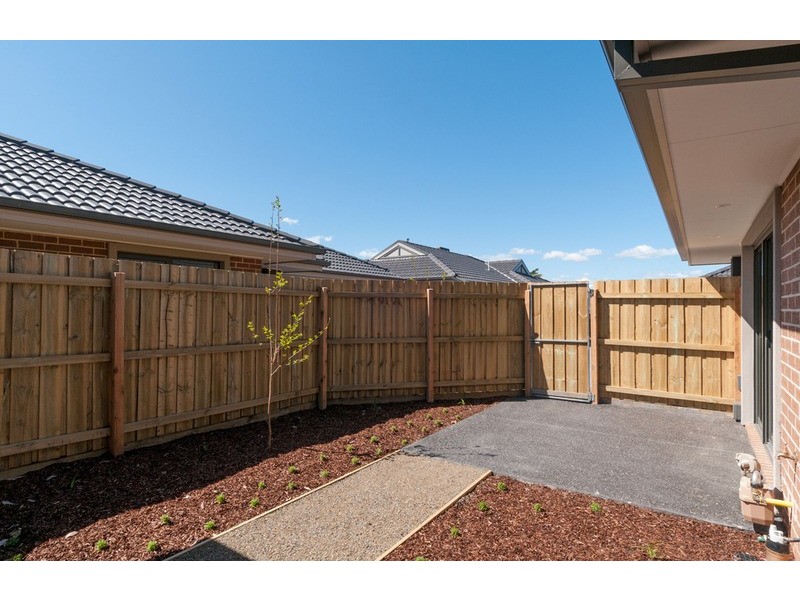 5/75 Victoria  Road, Chirnside Park VIC 3116