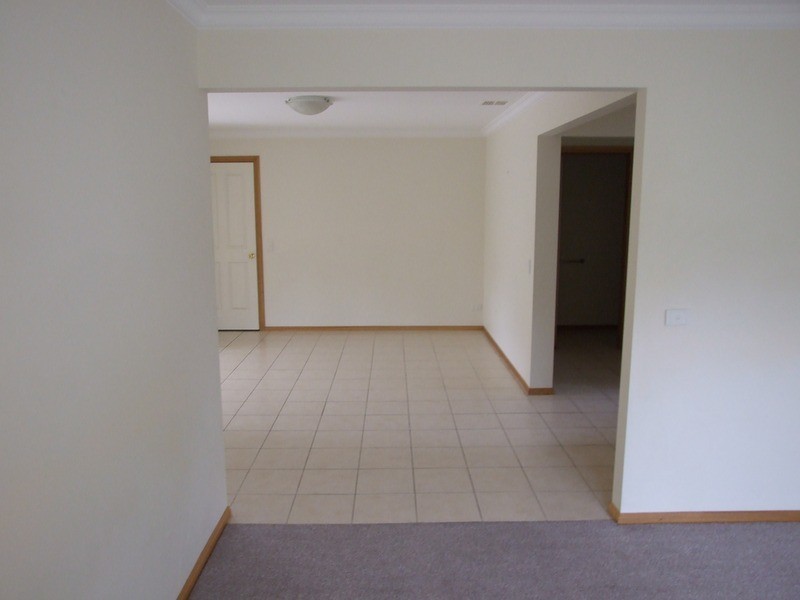 2/8 Devenish Avenue, Montrose VIC 3765