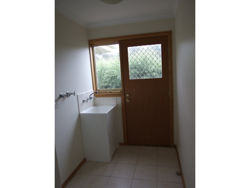 2/8 Devenish Avenue, Montrose VIC 3765