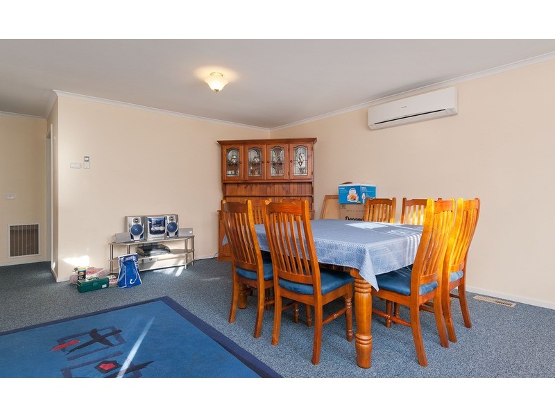 2/4 Dennis Street, Croydon VIC 3136