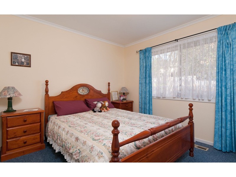 2/4 Dennis Street, Croydon VIC 3136