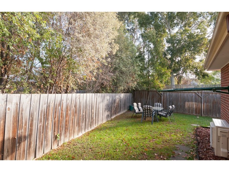 2/4 Dennis Street, Croydon VIC 3136
