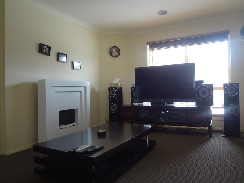 2/36 Blackburn Road, Mooroolbark VIC 3138