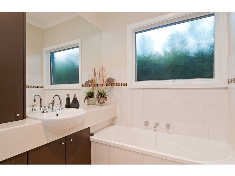 180 Lincoln  Road, Croydon VIC 3136