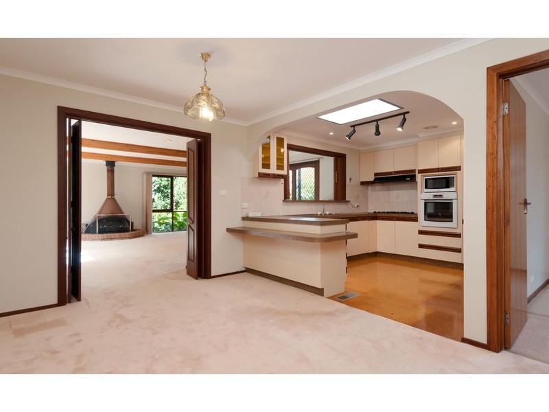 16 Nevados Street, Mooroolbark VIC 3138