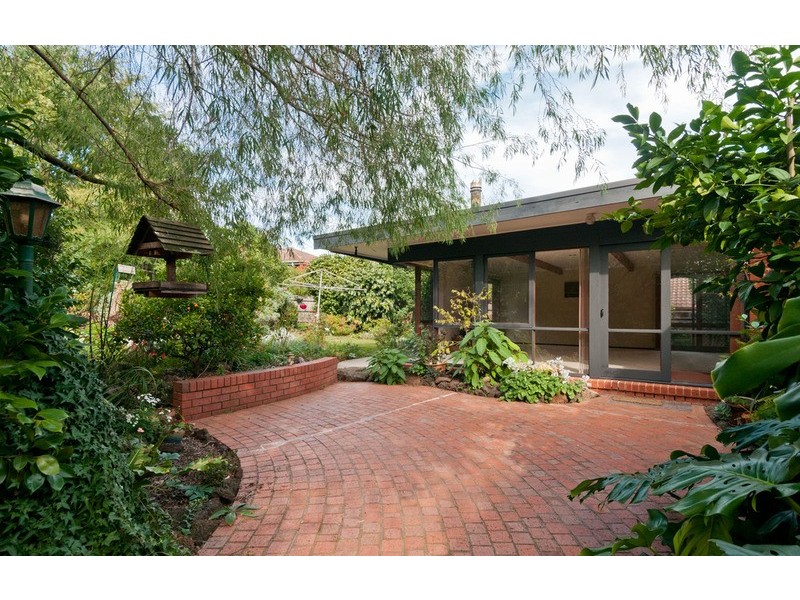 16 Nevados Street, Mooroolbark VIC 3138