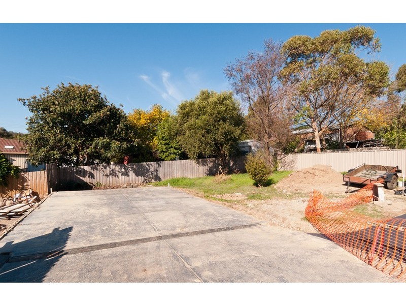 2/12 Zina Grove, Mooroolbark VIC 3138