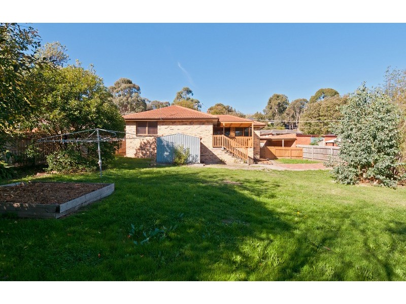 3 Wyuna Walk, Mooroolbark VIC 3138