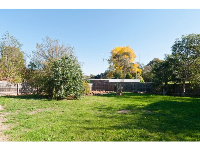 3 Wyuna Walk, Mooroolbark VIC 3138