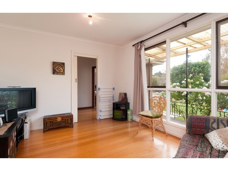 8 Wordsworth Street, Mooroolbark VIC 3138