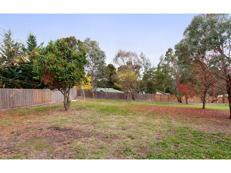 2/14 School Road, Seville VIC 3139