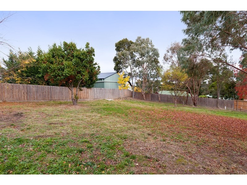 2/14 School Road, Seville VIC 3139