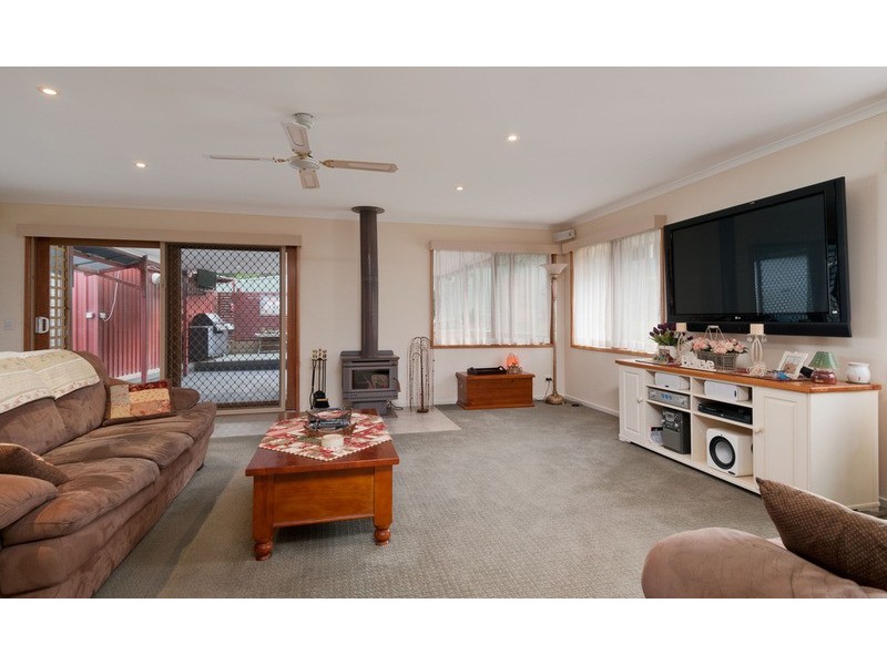 96 Landscape Drive, Mooroolbark VIC 3138