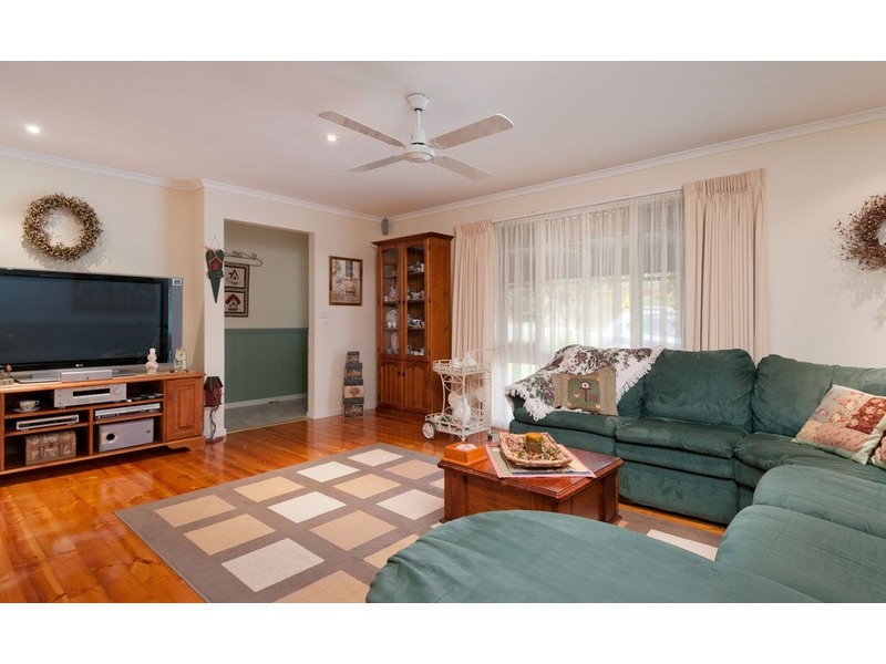 96 Landscape Drive, Mooroolbark VIC 3138