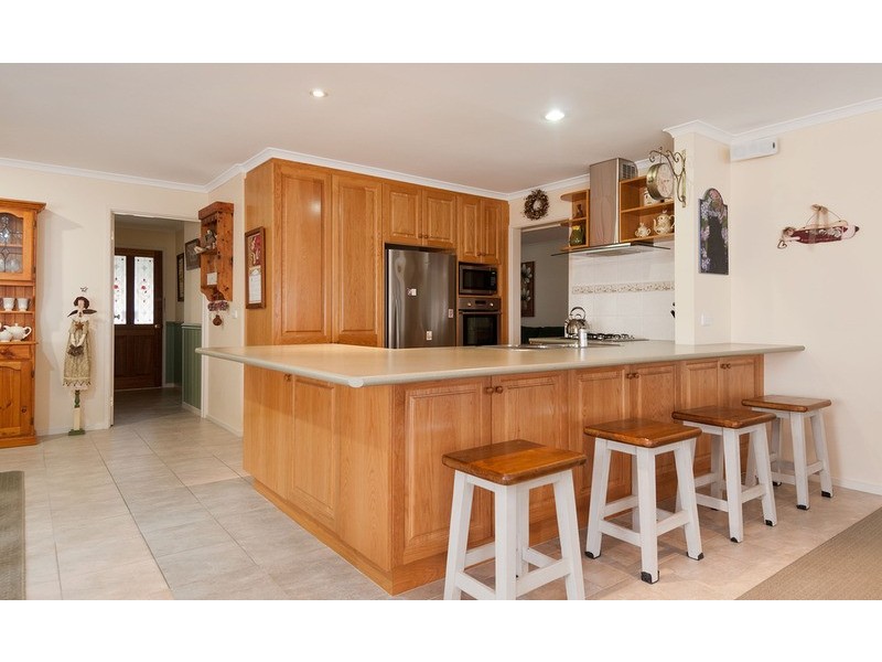 96 Landscape Drive, Mooroolbark VIC 3138