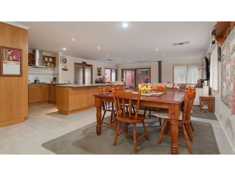 96 Landscape Drive, Mooroolbark VIC 3138