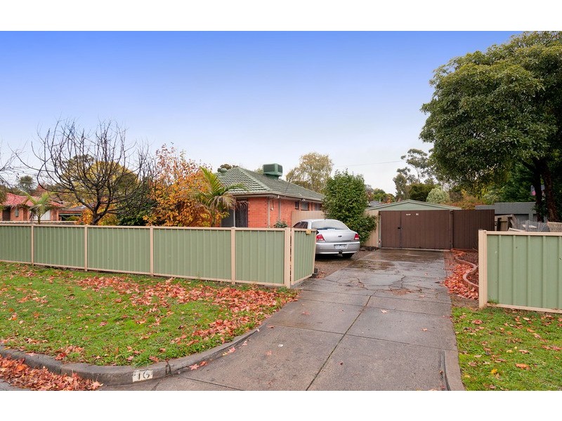 16 Lancaster Road, Mooroolbark VIC 3138
