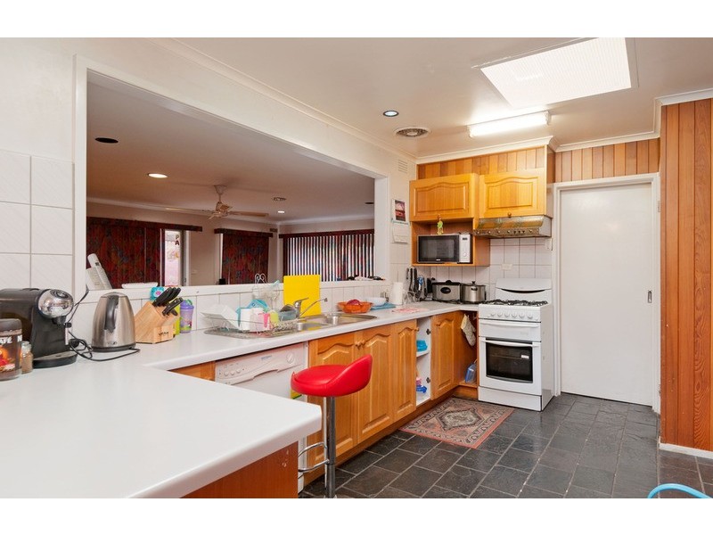 16 Lancaster Road, Mooroolbark VIC 3138