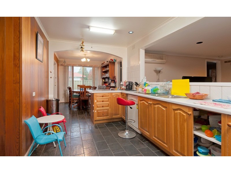 16 Lancaster Road, Mooroolbark VIC 3138
