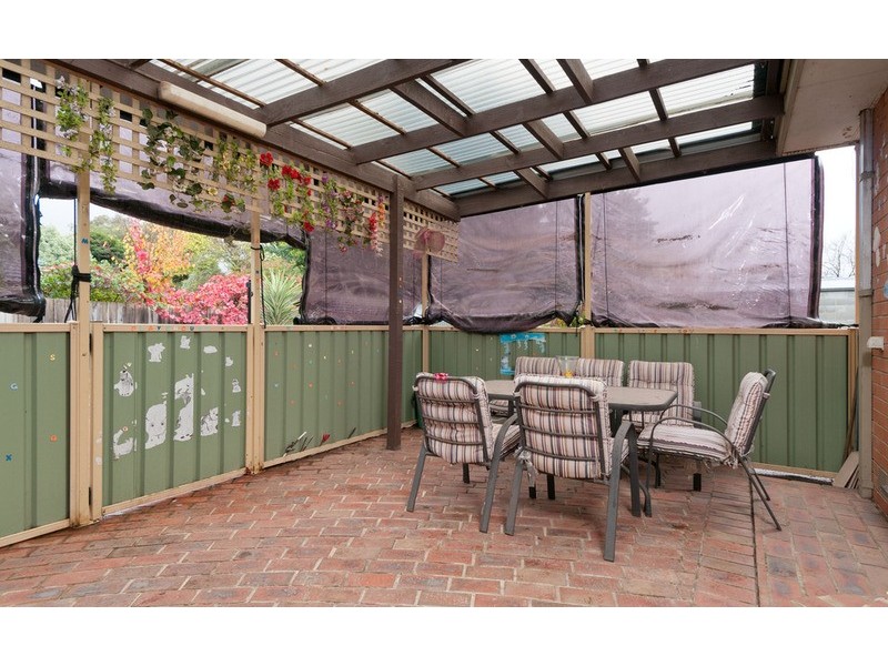 16 Lancaster Road, Mooroolbark VIC 3138