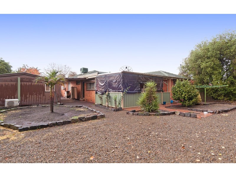 16 Lancaster Road, Mooroolbark VIC 3138