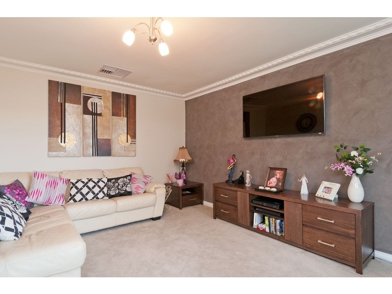 23 Swinburne Avenue, Mooroolbark VIC 3138