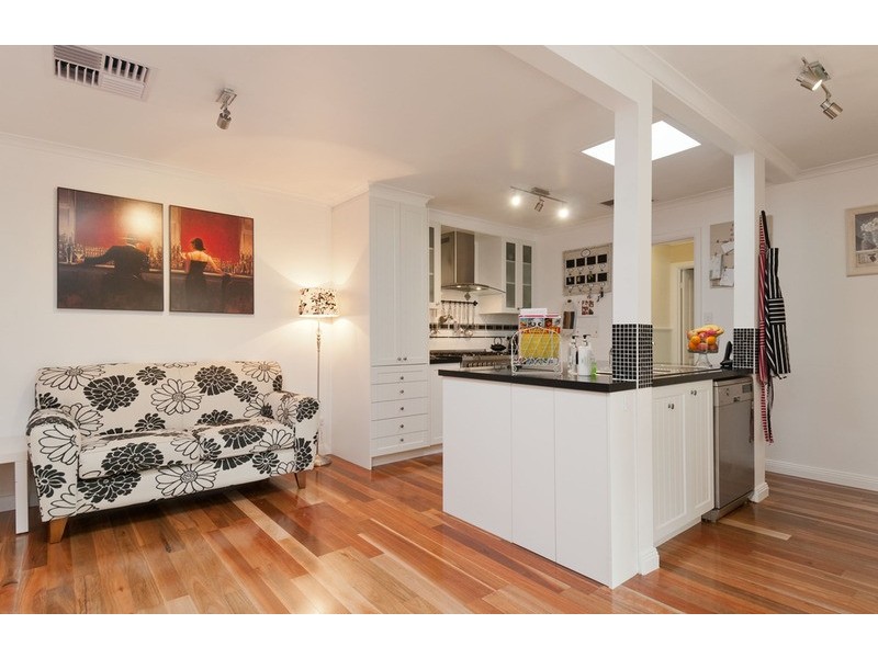 23 Swinburne Avenue, Mooroolbark VIC 3138