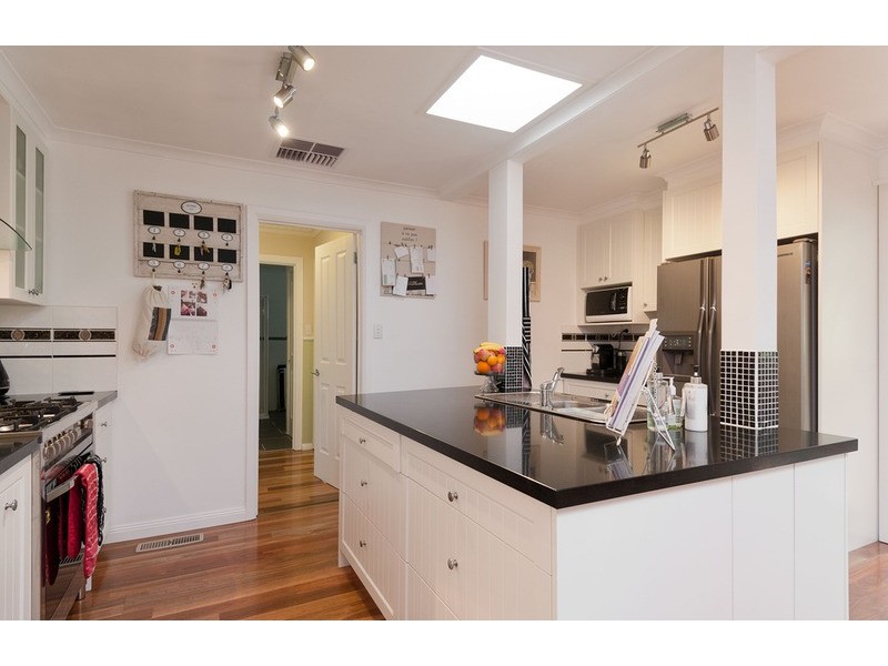 23 Swinburne Avenue, Mooroolbark VIC 3138