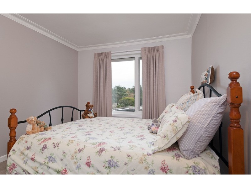 23 Swinburne Avenue, Mooroolbark VIC 3138