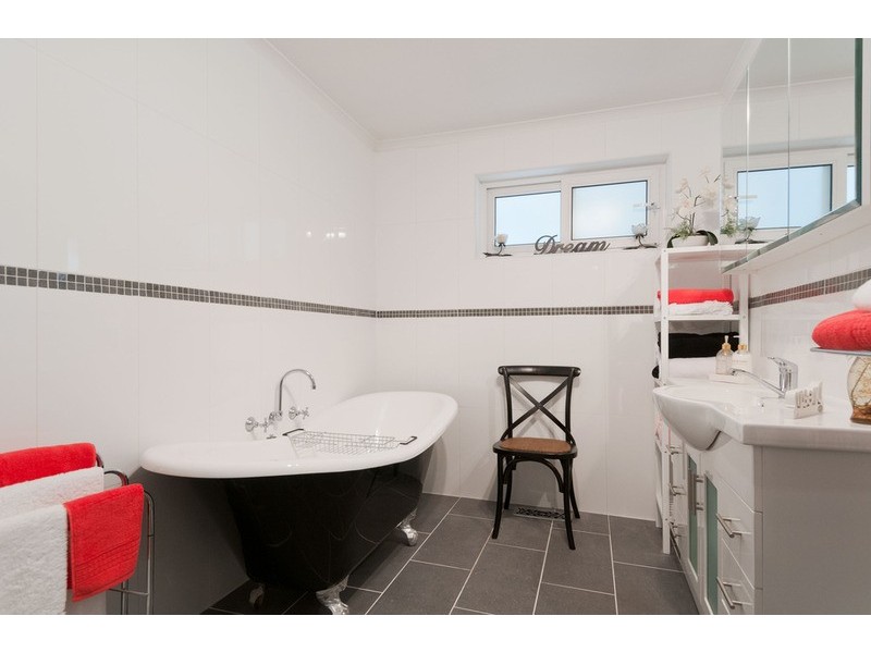 23 Swinburne Avenue, Mooroolbark VIC 3138