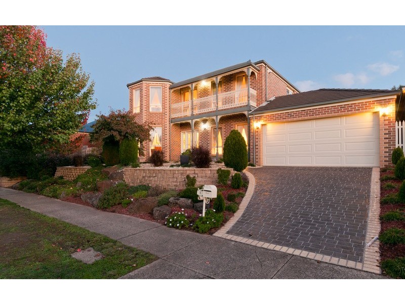 5 Clinton  Lane, Chirnside Park VIC 3116