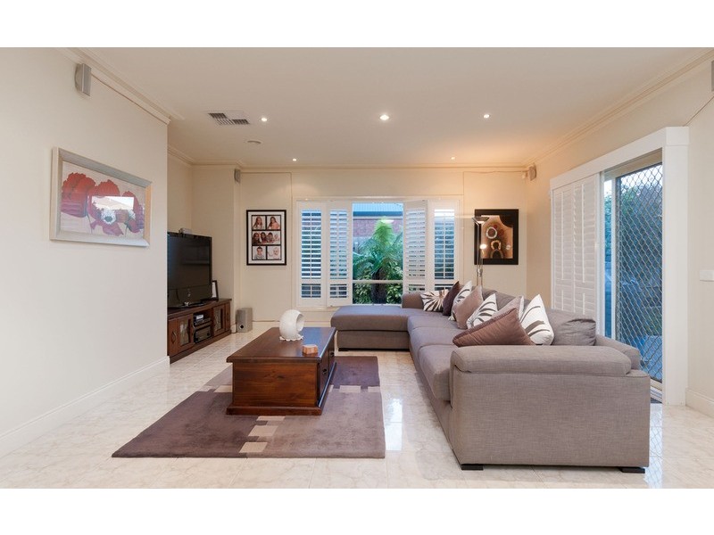 5 Clinton  Lane, Chirnside Park VIC 3116