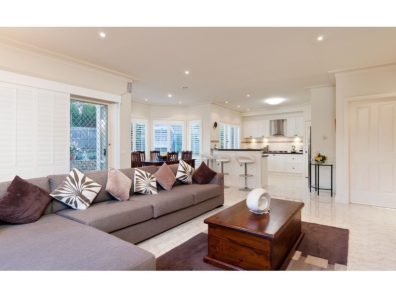 5 Clinton  Lane, Chirnside Park VIC 3116