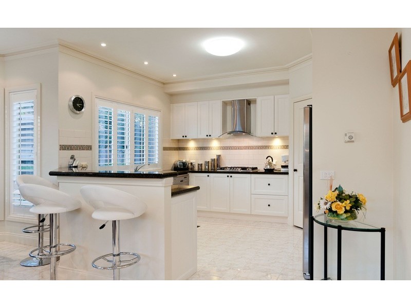 5 Clinton  Lane, Chirnside Park VIC 3116