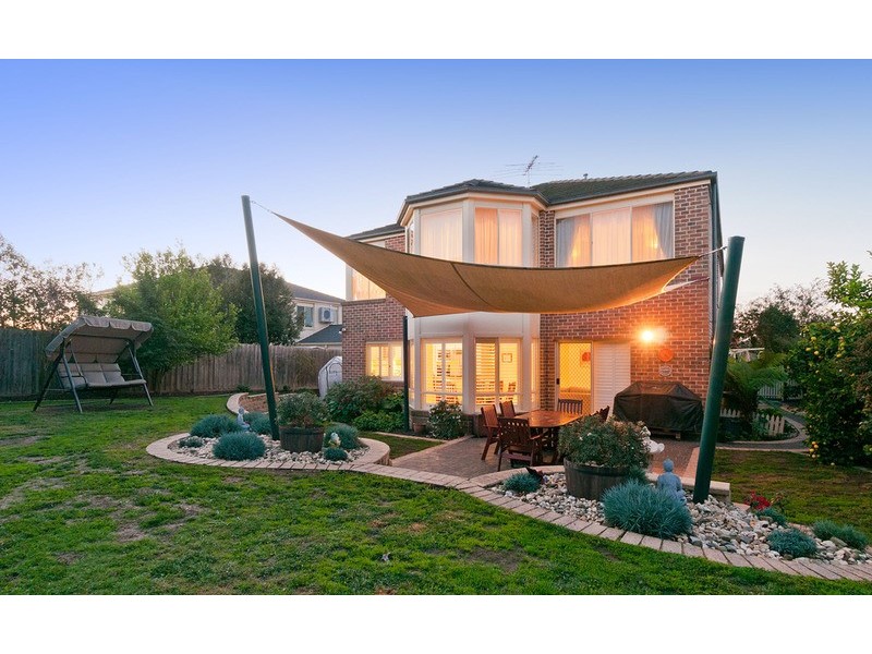 5 Clinton  Lane, Chirnside Park VIC 3116