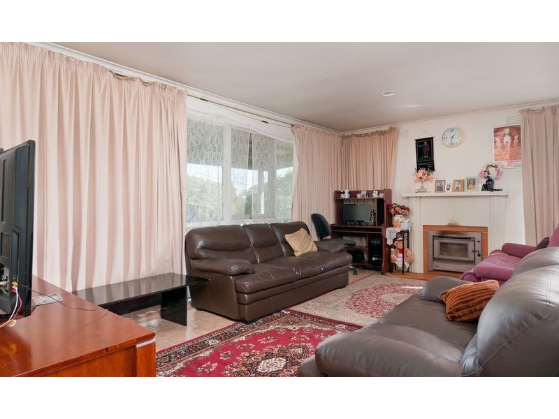 8 Carawa Street, Mooroolbark VIC 3138