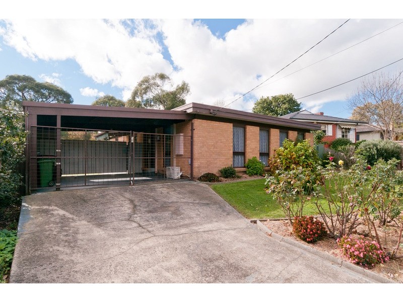 13 Pandora Crescent, Croydon South VIC 3136