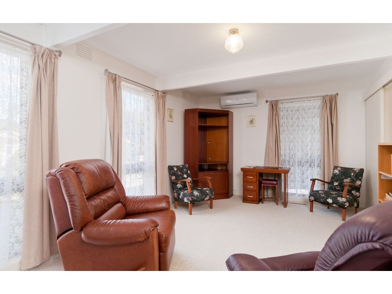 13 Pandora Crescent, Croydon South VIC 3136