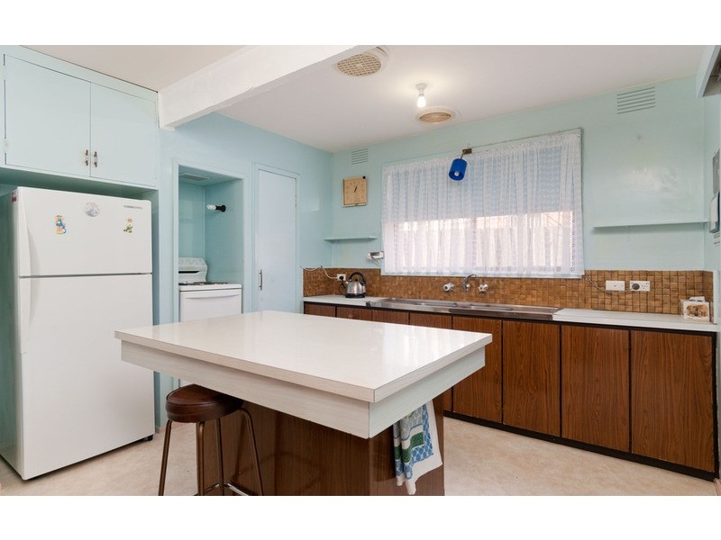 13 Pandora Crescent, Croydon South VIC 3136