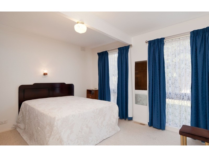 13 Pandora Crescent, Croydon South VIC 3136