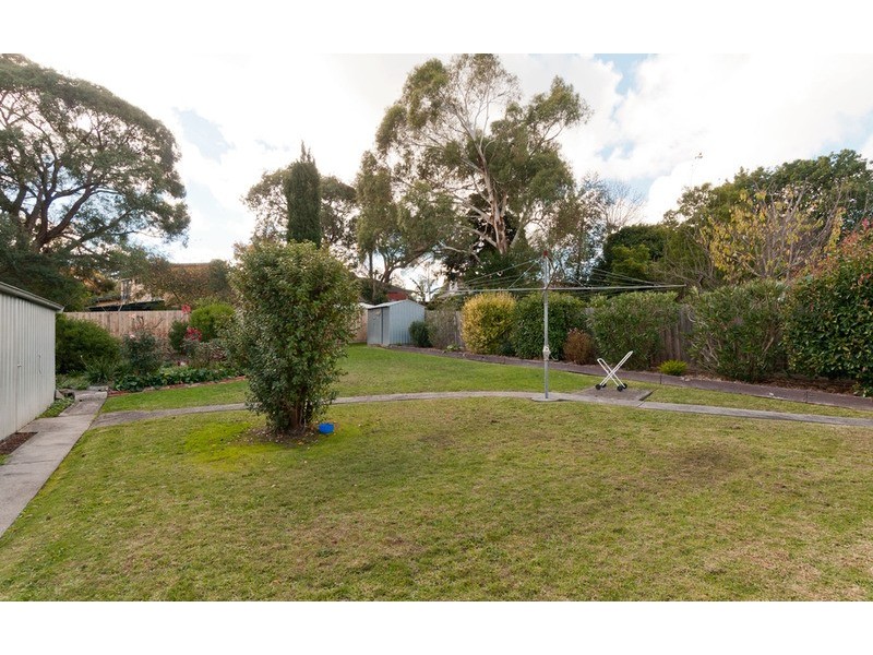 13 Pandora Crescent, Croydon South VIC 3136